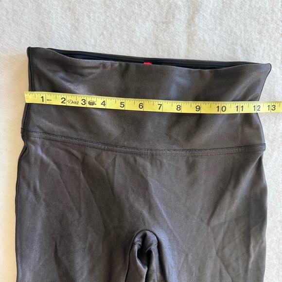 SPANX Faux Leather Look Leggings Black Size M - Picture 6 of 9